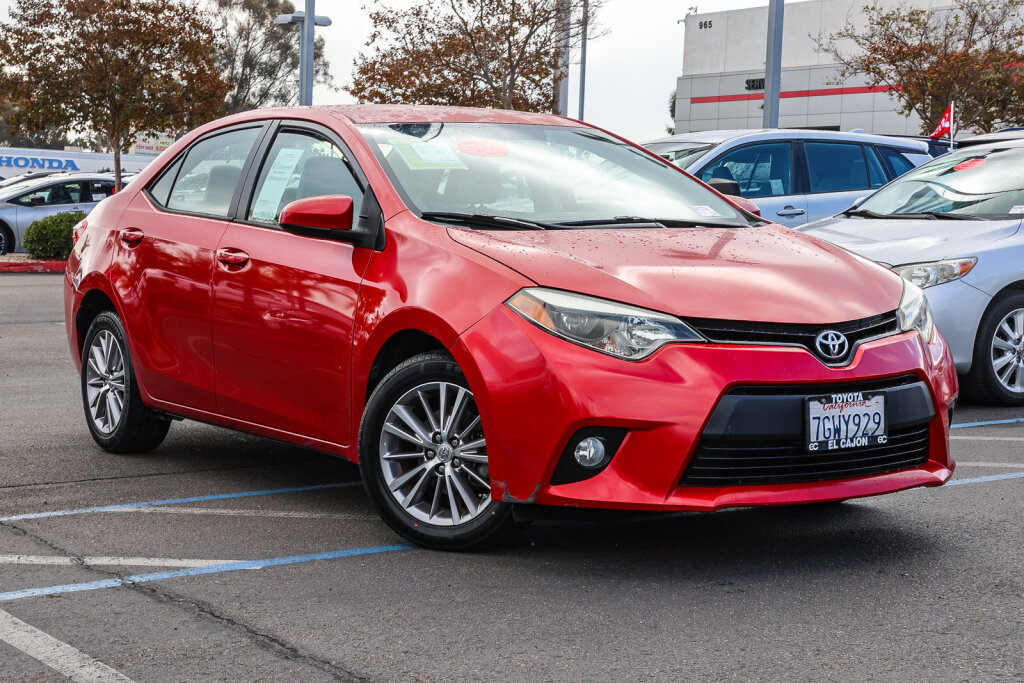 Used 2014 Toyota Corolla LE FWD image 1