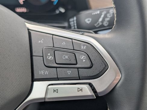 Used 2024 Volkswagen Atlas SE FWD image 32