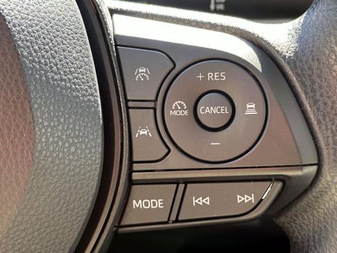 Used 2025 Toyota Corolla LE image 23