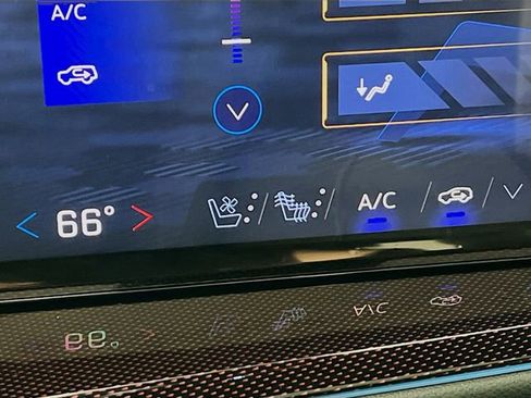 Used 2024 Chevrolet Traverse RS w/ LPO, Floor Liner Package FWD image 22