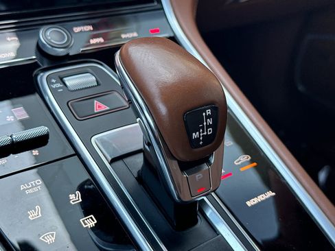 Certified 2023 Porsche Panamera Platinum Edition RWD image 24