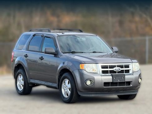 Used 2011 Ford Escape XLT w/ 202A Rapid Spec Order Code image 1