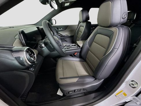 New 2026 Chevrolet Equinox LT w/ Convenience Package II FWD image 20