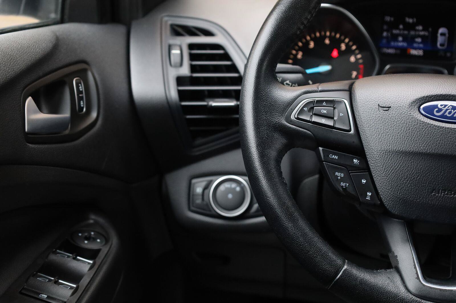 Used 2019 Ford Escape SEL FWD image 32