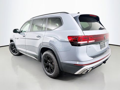 New 2026 Volkswagen Atlas Peak Edition AWD/4WD image 5
