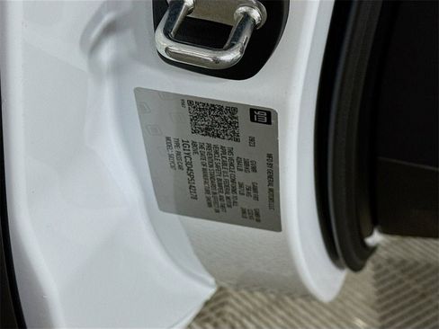 Used 2023 Chevrolet Corvette w/ Z51 Performance Package image 24