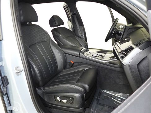 Used 2024 BMW X7 M60i w/ M Sport Professional Package image 18