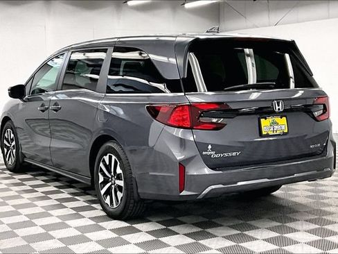 Used 2025 Honda Odyssey EX-L image 2