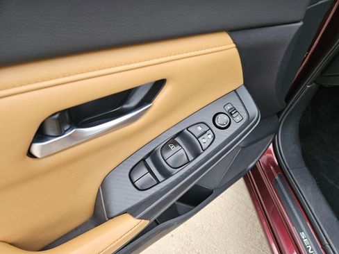 Used 2021 Nissan Sentra SV w/ SV Premium Package image 14