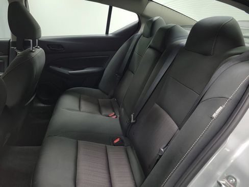 Used 2024 Nissan Altima 2.5 SV FWD image 27