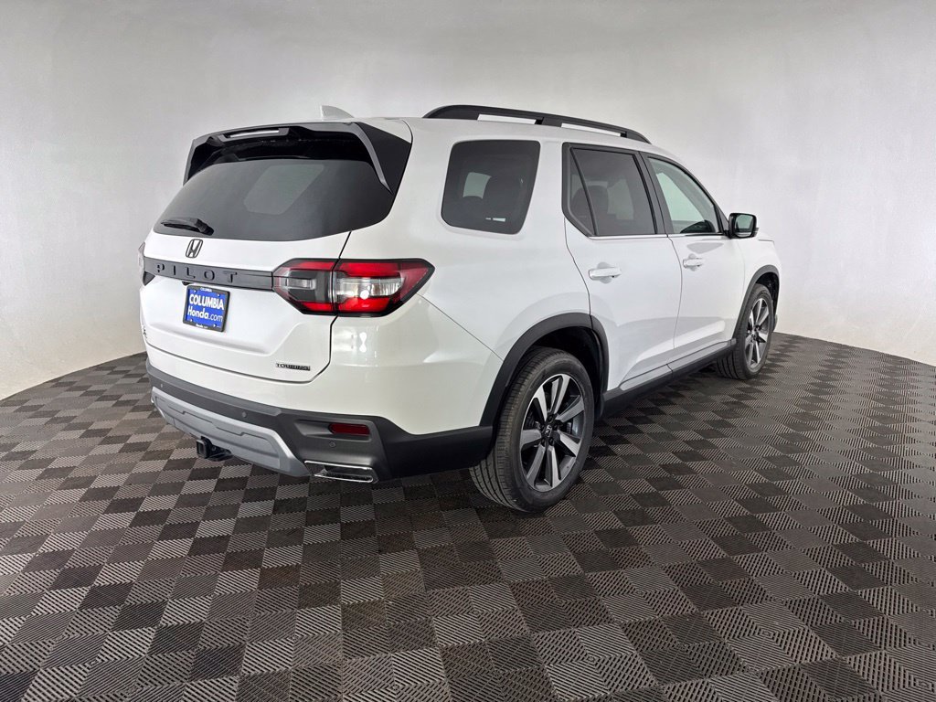 Certified 2025 Honda Pilot Touring image 12