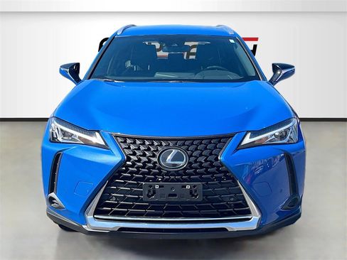 Used 2022 Lexus UX 200 image 2