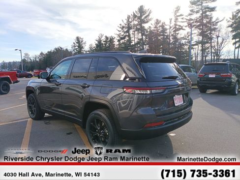 New 2025 Jeep Grand Cherokee Altitude AWD/4WD image 6