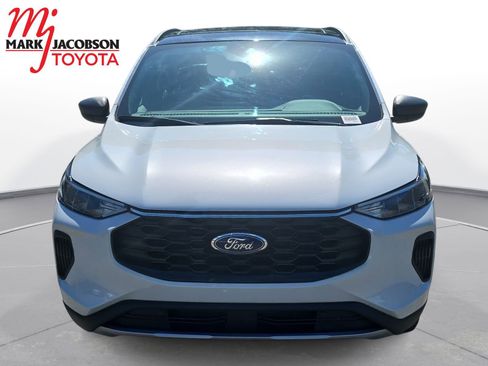 Used 2025 Ford Escape ST-Line w/ Tech Pack #1 FWD image 2