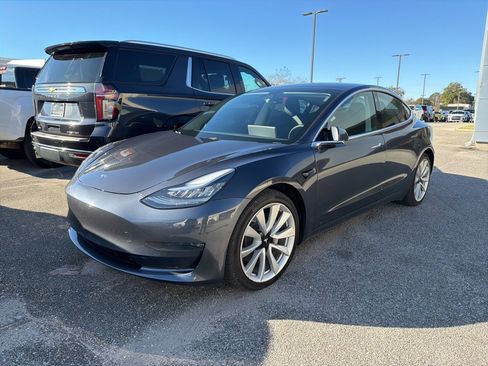 Used 2020 Tesla Model 3 Long Range image 1