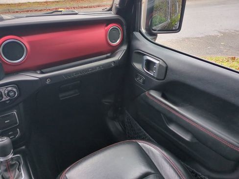 Used 2018 Jeep Wrangler Unlimited Rubicon w/ Dual Top Group image 16