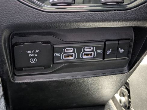 Used 2023 Jeep Grand Cherokee Limited w/ Luxury Tech Group II AWD/4WD image 16