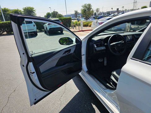 Used 2025 Toyota Camry SE w/ Convenience Package FWD image 19