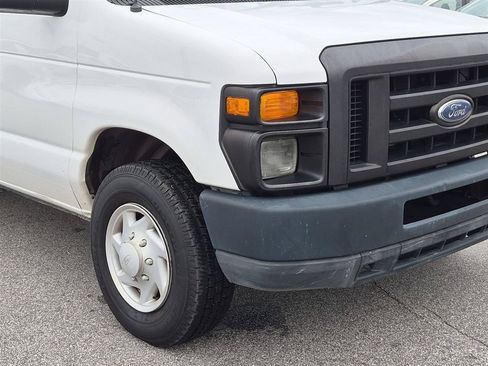 Used 2009 Ford E-350 and Econoline 350 Extended Super Duty RWD image 9