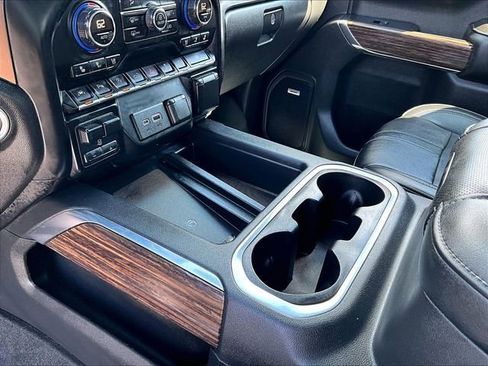 Used 2019 Chevrolet Silverado 1500 High Country w/ Technology Package image 20