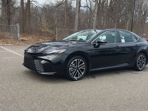 New 2026 Toyota Camry XLE AWD/4WD image 4