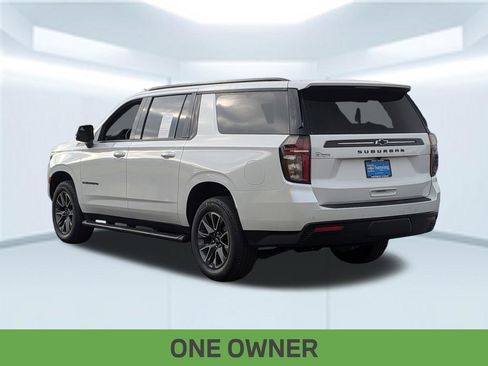 Used 2023 Chevrolet Suburban Z71 w/ Luxury Package AWD/4WD image 2