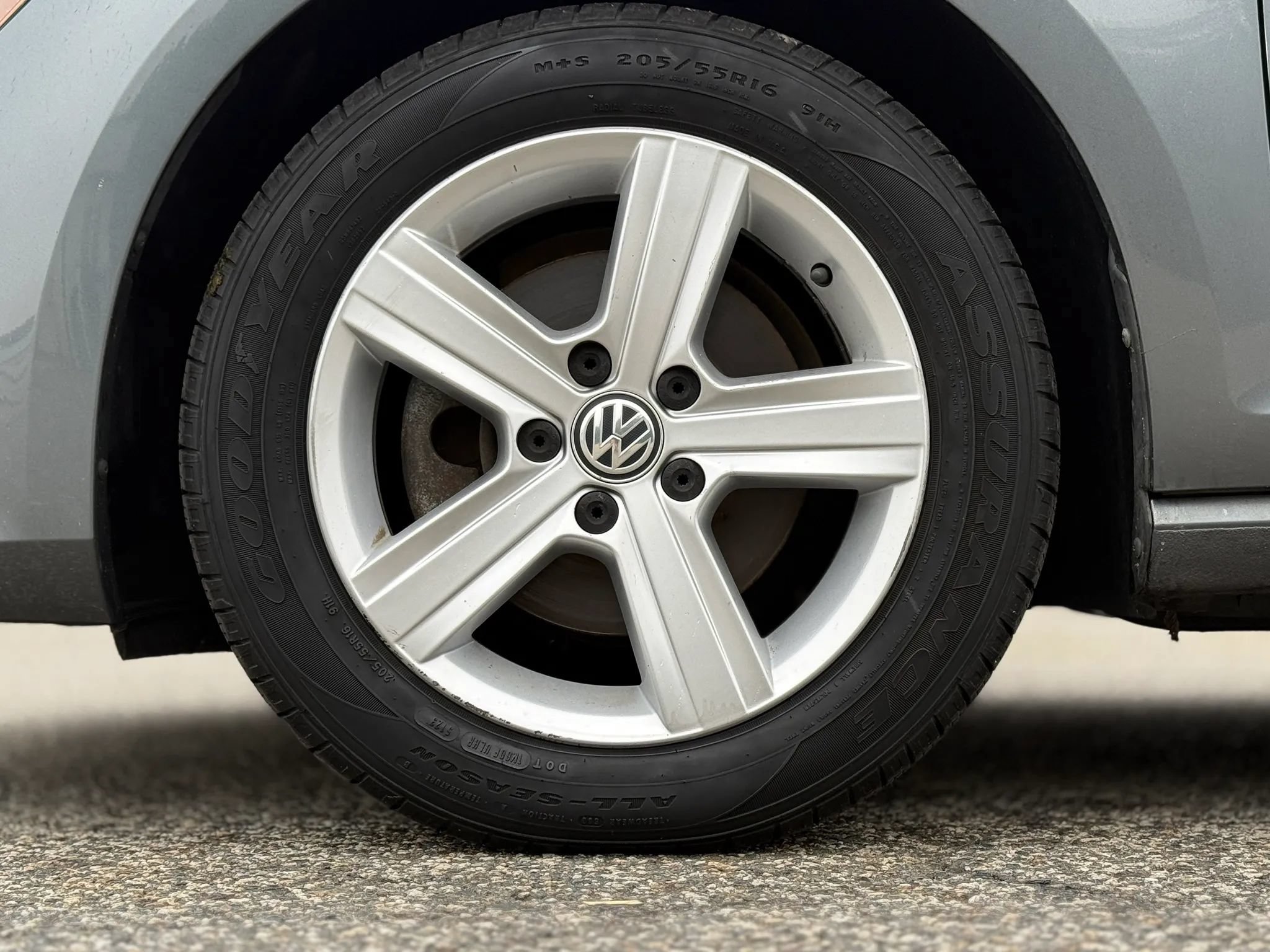 Used 2017 Volkswagen Golf Wolfsburg Edition FWD image 31