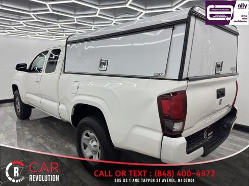 Used 2021 Toyota Tacoma SR RWD image 4