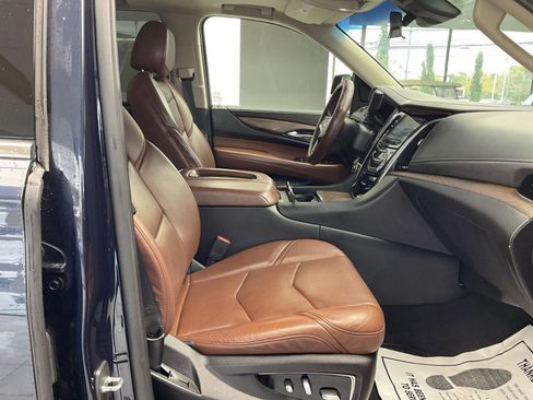 Used 2018 Cadillac Escalade Premium Luxury image 13