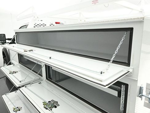 New 2025 Ford F550 2WD Regular Cab Super Duty image 19