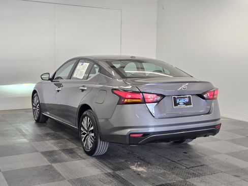 Used 2025 Nissan Altima 2.5 SV image 5