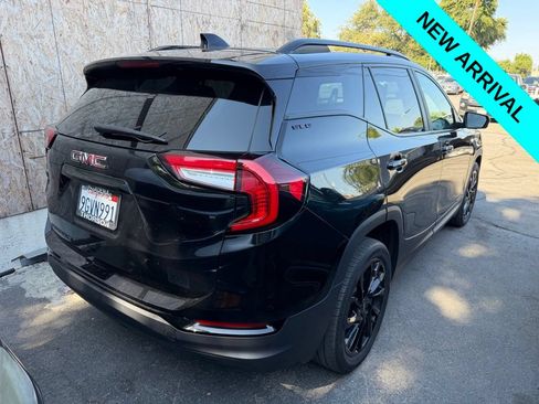 Used 2023 GMC Terrain SLE w/ Elevation Edition FWD image 3
