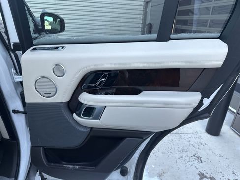 Used 2019 Land Rover Range Rover HSE image 17