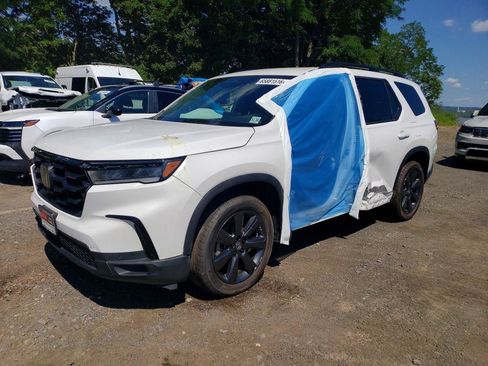 Used 2025 Honda Pilot Sport image 2