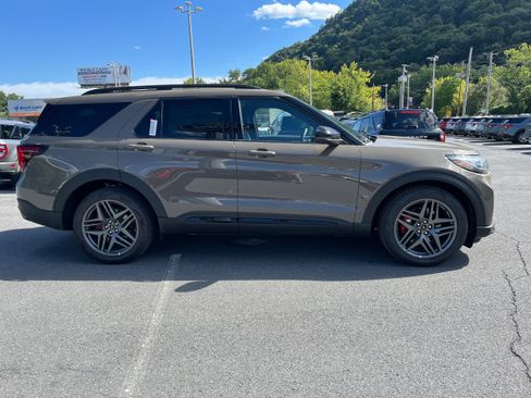 New 2026 Ford Explorer ST w/ Sun And Sound Package AWD/4WD image 5