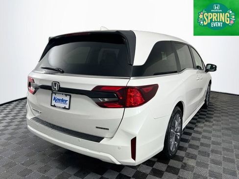 New 2026 Honda Odyssey Touring image 6