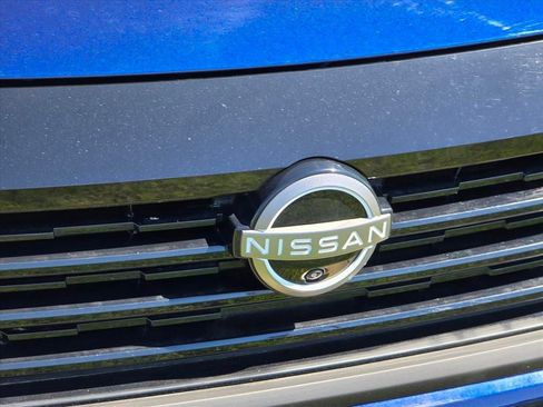 Used 2025 Nissan Kicks SR FWD image 14