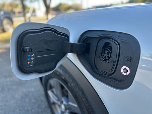 Used 2023 Ford Mustang Mach-E Select image 15