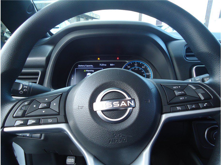 Used 2025 Nissan Leaf S FWD image 32