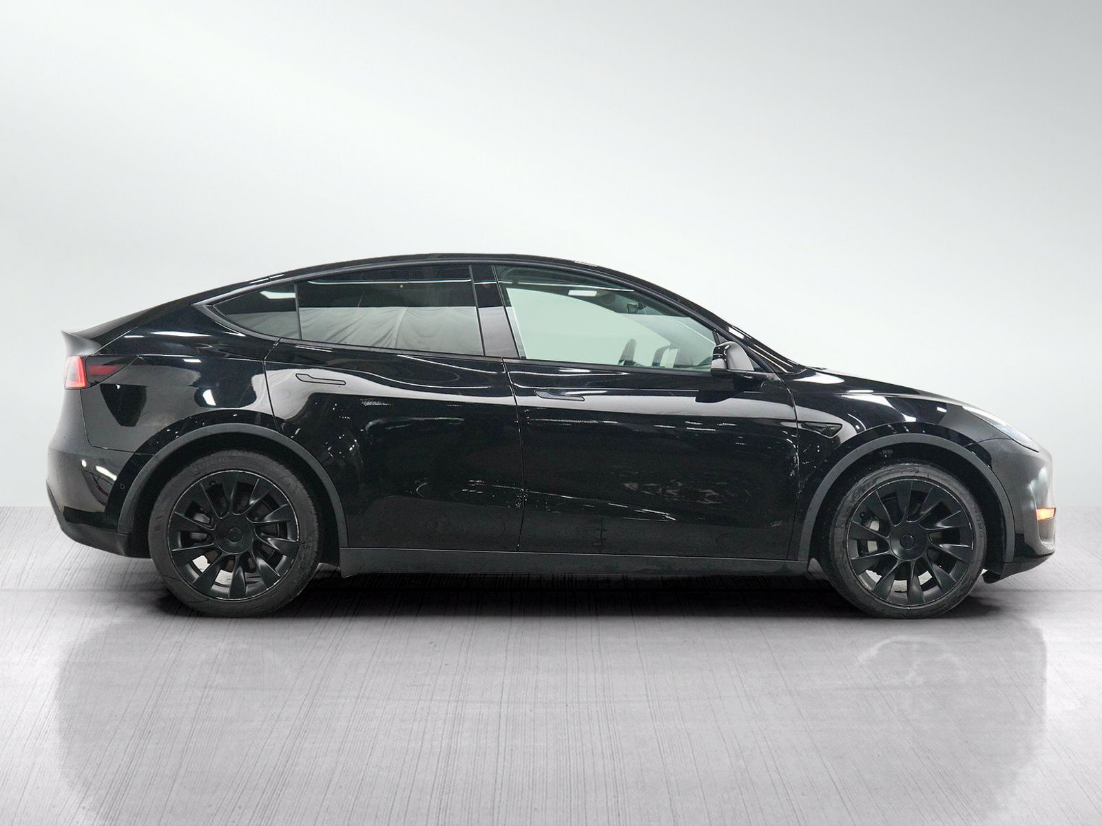 Used 2022 Tesla Model Y Long Range AWD/4WD image 6