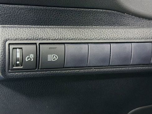 Used 2020 Toyota Corolla XSE image 12