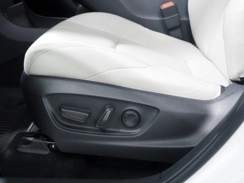 Used 2023 Toyota bZ4X Limited image 66