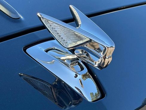 Used 2025 Bentley Flying Spur Plug-In Hybrid AWD/4WD image 19
