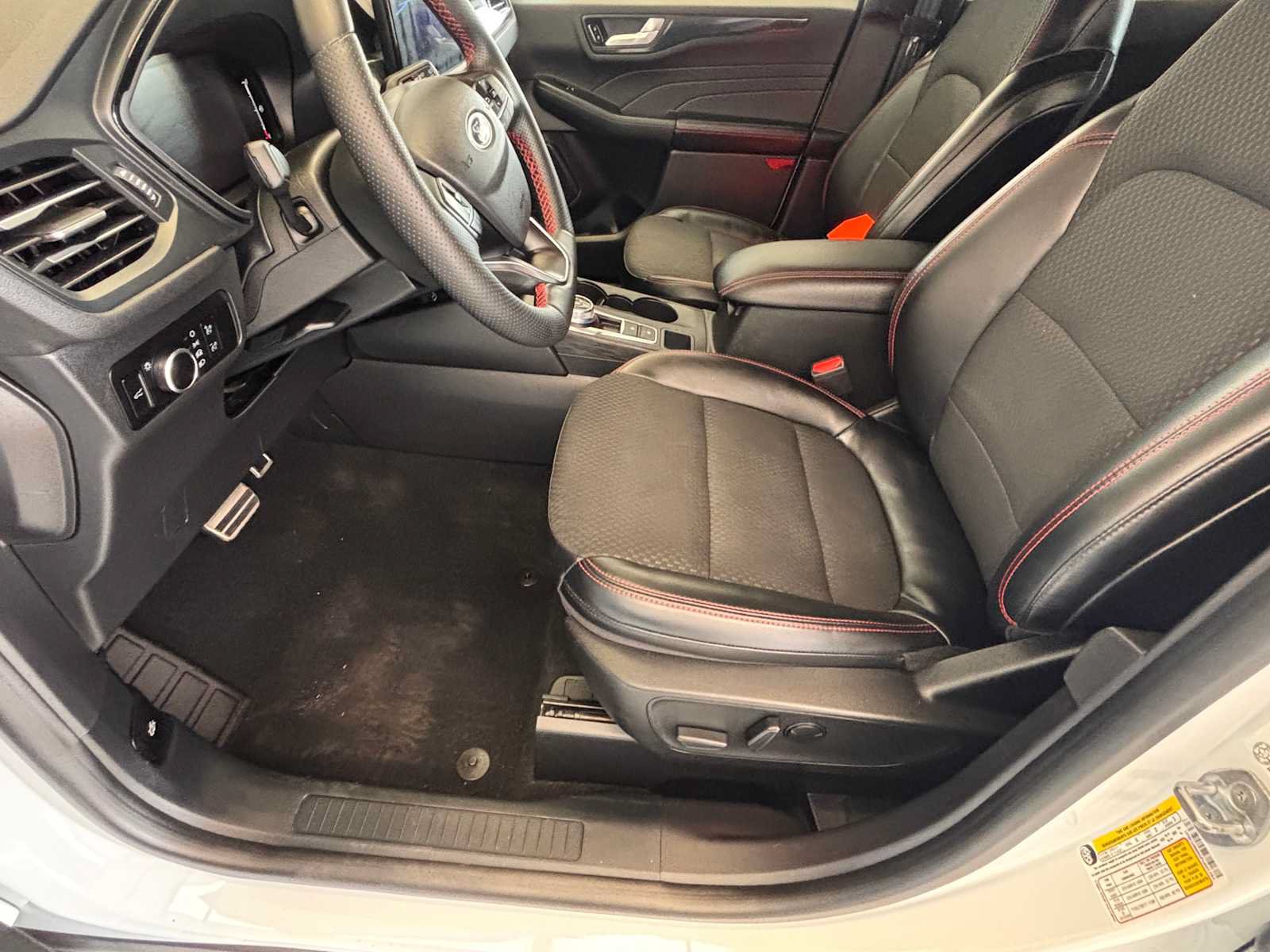 Used 2023 Ford Escape ST-Line w/ Tech Pack #1 AWD/4WD image 17