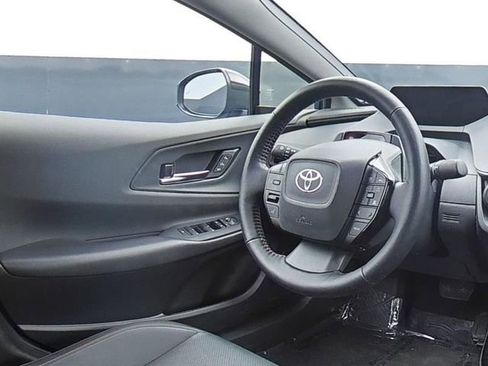 Used 2024 Toyota Prius Prime Premium FWD image 18