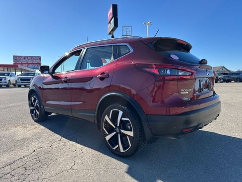 Used 2022 Nissan Rogue Sport SL w/ Premium Package image 4
