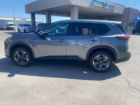 Used 2025 Nissan Rogue SV FWD image 10