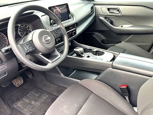 Used 2024 Nissan Rogue S image 12