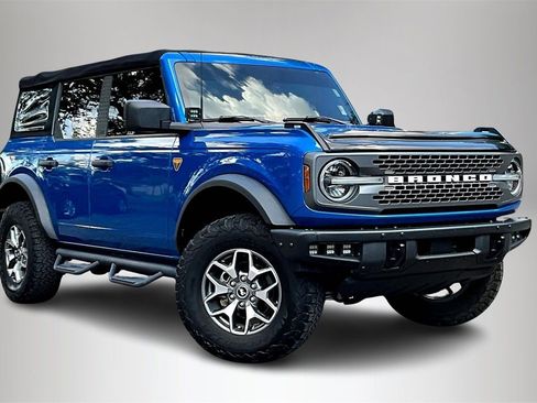 Used 2022 Ford Bronco Badlands image 2