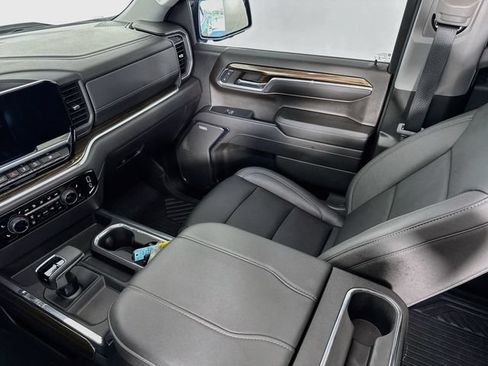 Used 2024 Chevrolet Silverado 1500 LT Trail Boss w/ LT Trail Boss Premium Package AWD/4WD image 26